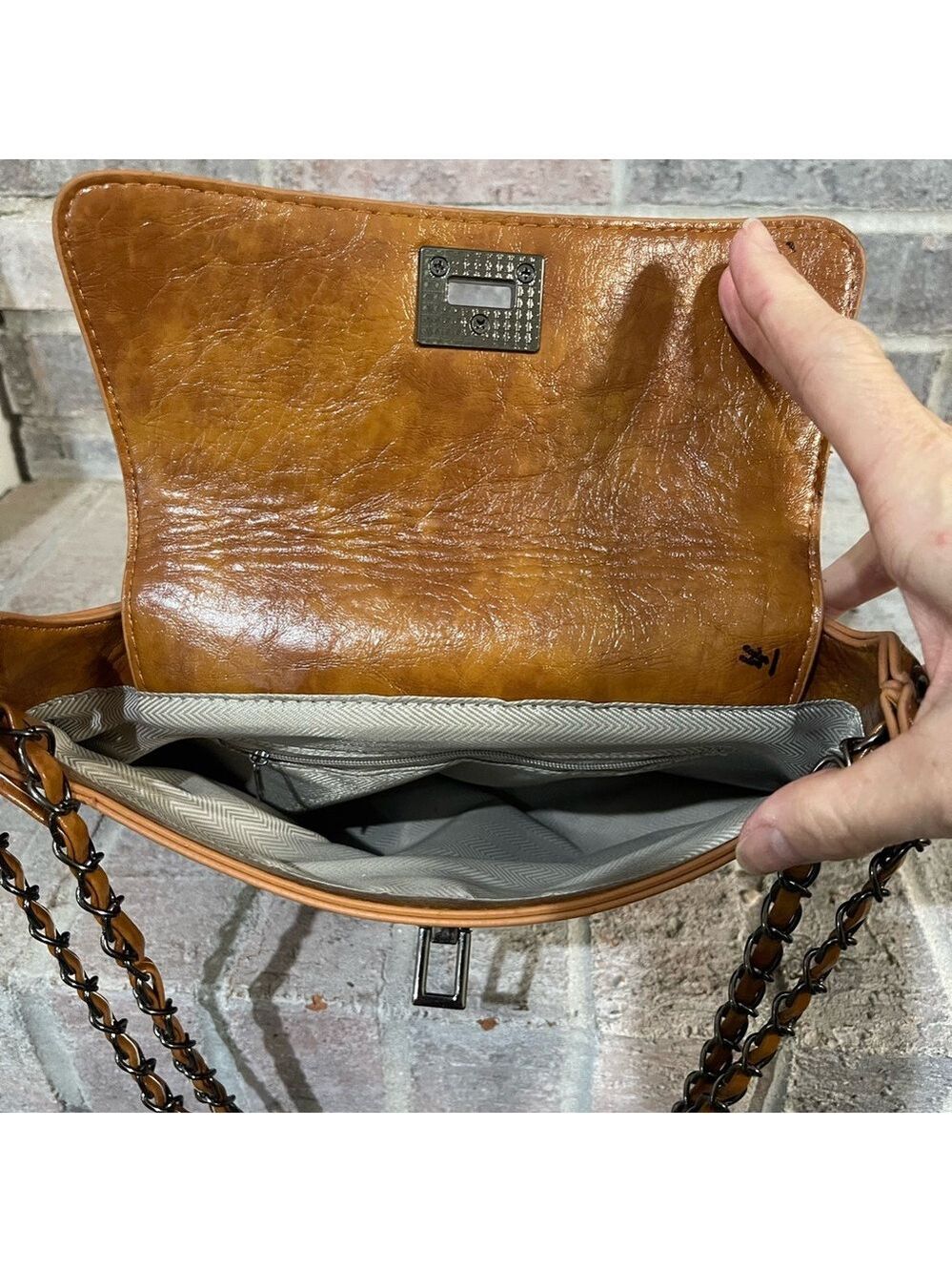 Elegant Brown Chain Bag - Picture 6 of 9